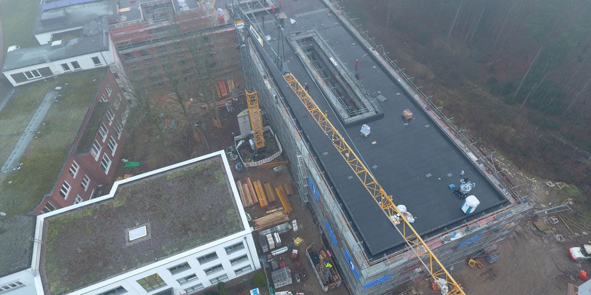 1700 qm Hartschaum Gefälledach auf der Psychomatischen Klinik Ginsterhof