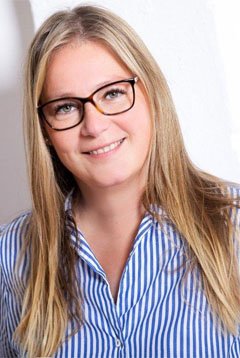 Melanie Dworschak.jpg?width=240&height=358